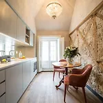 Dare House Ξενοδοχείο 4*