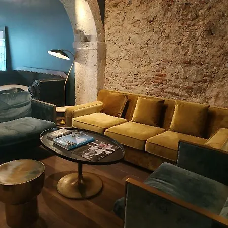 Dare House Отель Лиссабон
